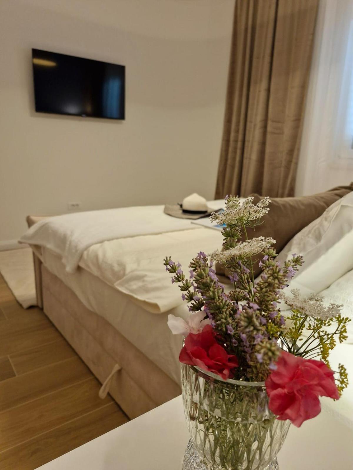 Sea View Luxury Apart Hotel Villa Conte With Swiming Pool And Romantic Spa Подстрана Экстерьер фото