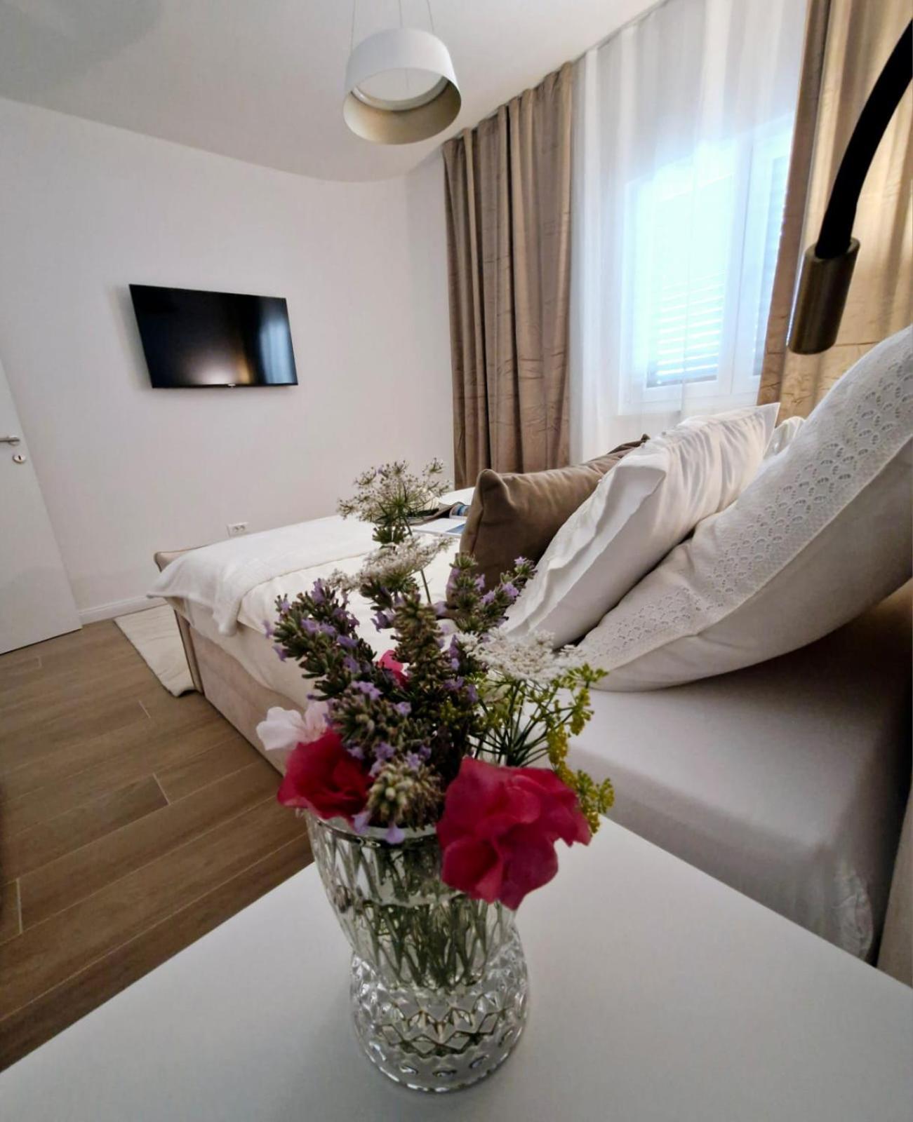 Sea View Luxury Apart Hotel Villa Conte With Swiming Pool And Romantic Spa Подстрана Экстерьер фото